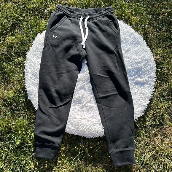 Under Armour Rival Fleece Women’s Joggers
Size Small Black with White Details - Picture 7 of 14